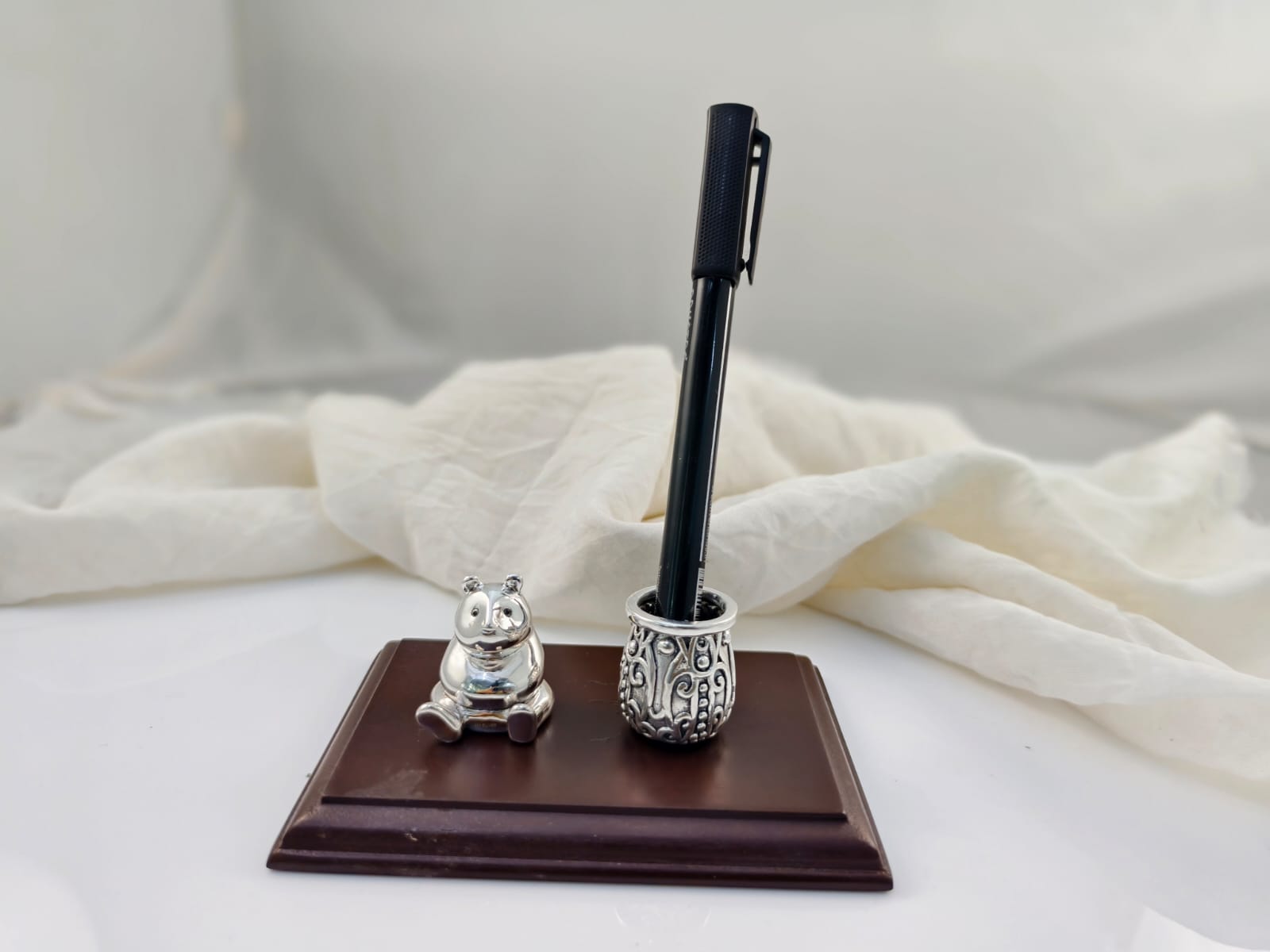 Panda Pen Stand